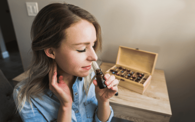 does cbd smell like weed